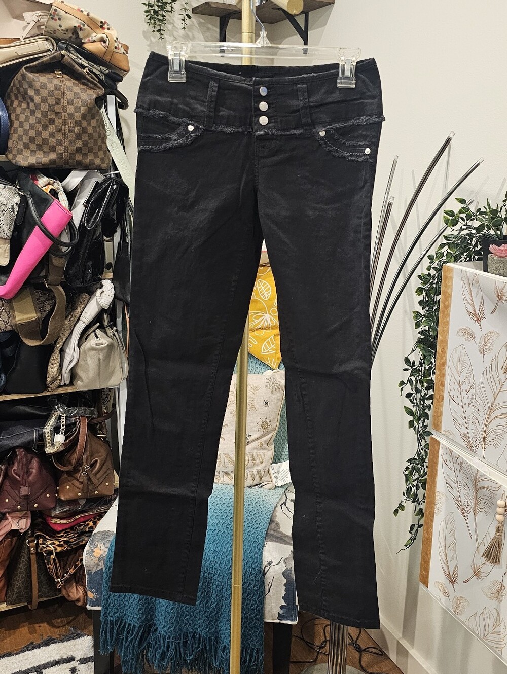 Vintage Low Rise Womenβs Black High-Rise Slim Jeans
